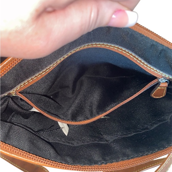 ‘KELLY AND KATIE’ LIKE NEW, MUSTARD YELLOW FAUX OSTRICH CROSSBODY BAG - Picture 5 of 7